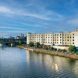 Hampton & Newark-harrison-riverwalk 3* Newark